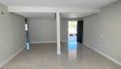 CASA COM PISCINA 04 VAGAS GARAGEM