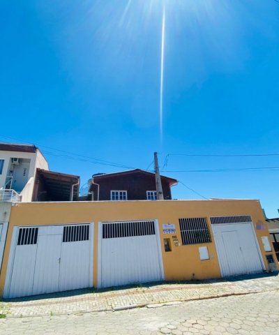 Casa já com renda passiva à venda em Itapema SC